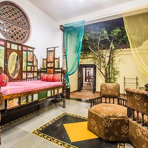 Zamin House Suite
